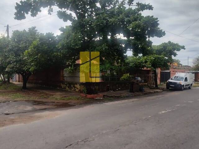 #27 - Casa para Venta en Loma Pyta - PY-11