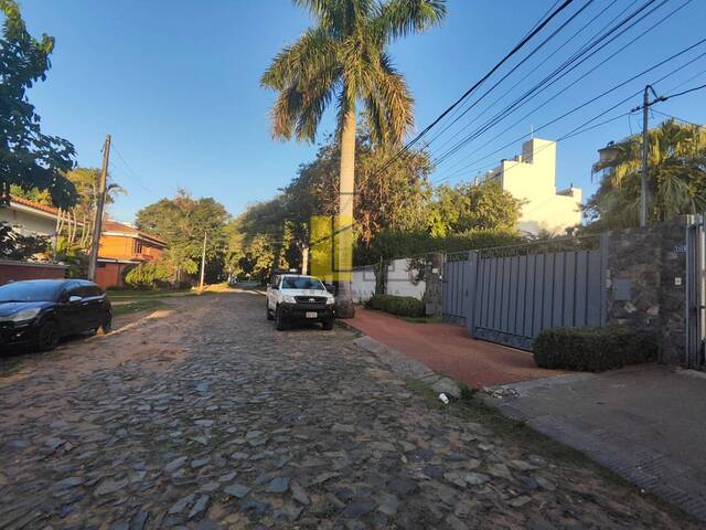 #28 - Casa para Venta en Asunción - PY-ASU