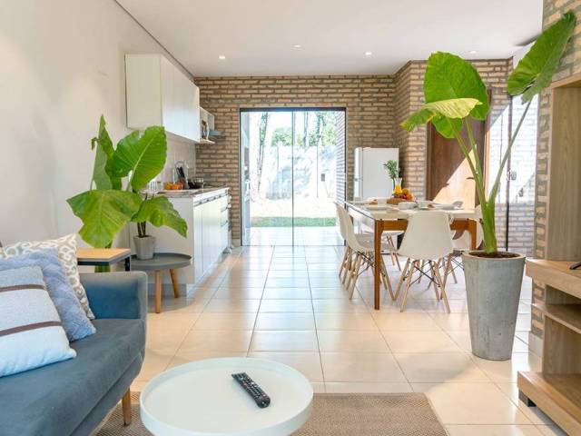#81 - Casa para Venta en Luque - PY-11